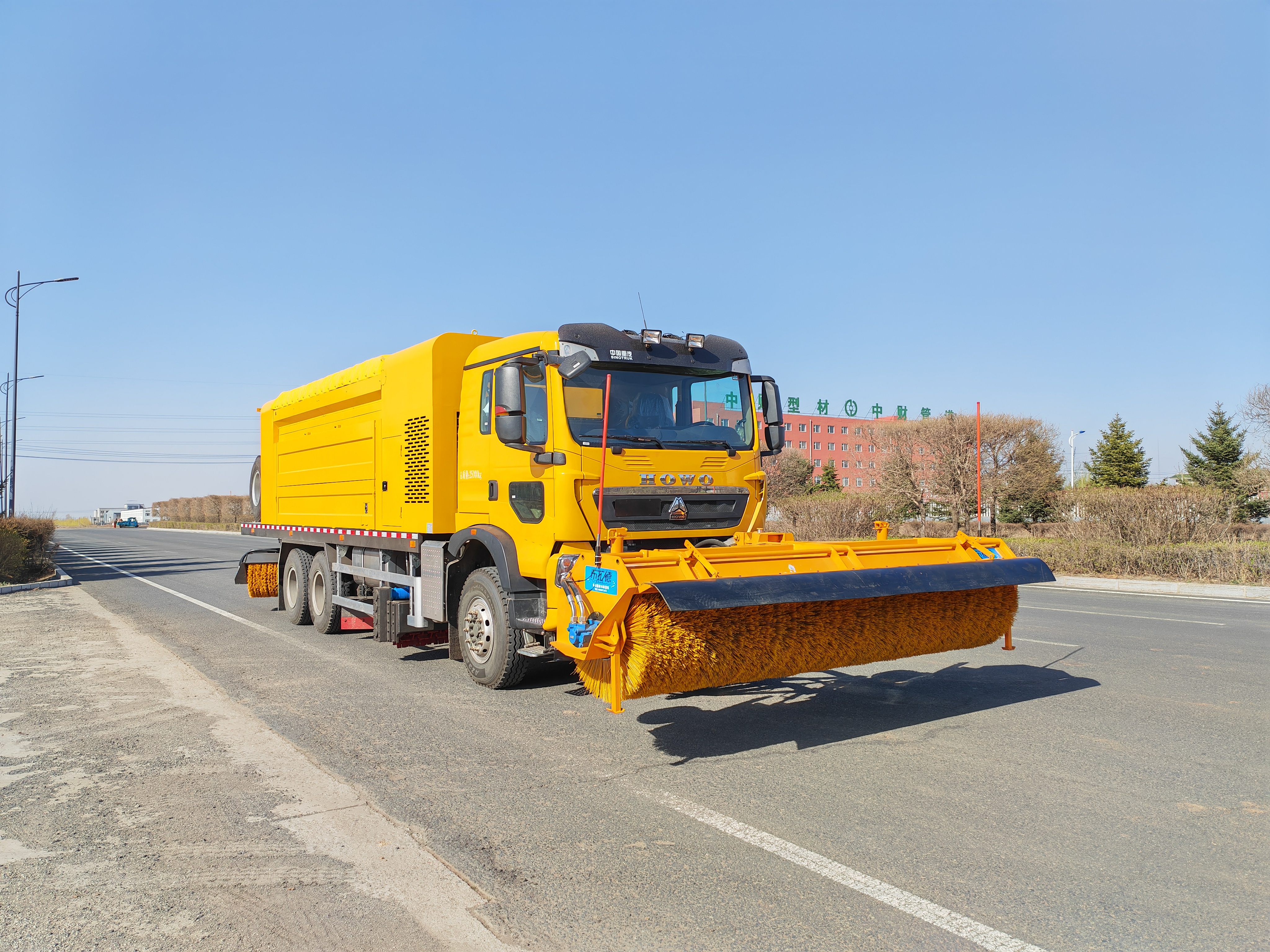 BLD5254TCXZZ6型（25噸）多功能除冰除雪車(chē)(圖4)